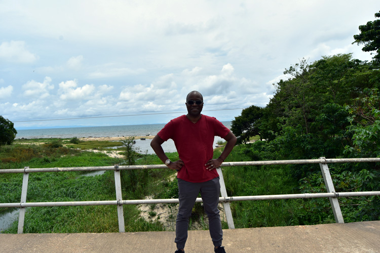 At Kawiya bridge, Chintheche beach in the background