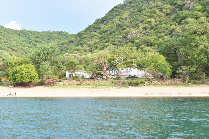 Ruins of Golden Sands Hotel in Cape Maclear